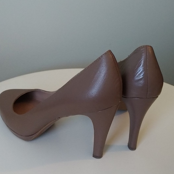 Franco Sarto Nude Heels, Size 8.5M - Picture 4 of 5